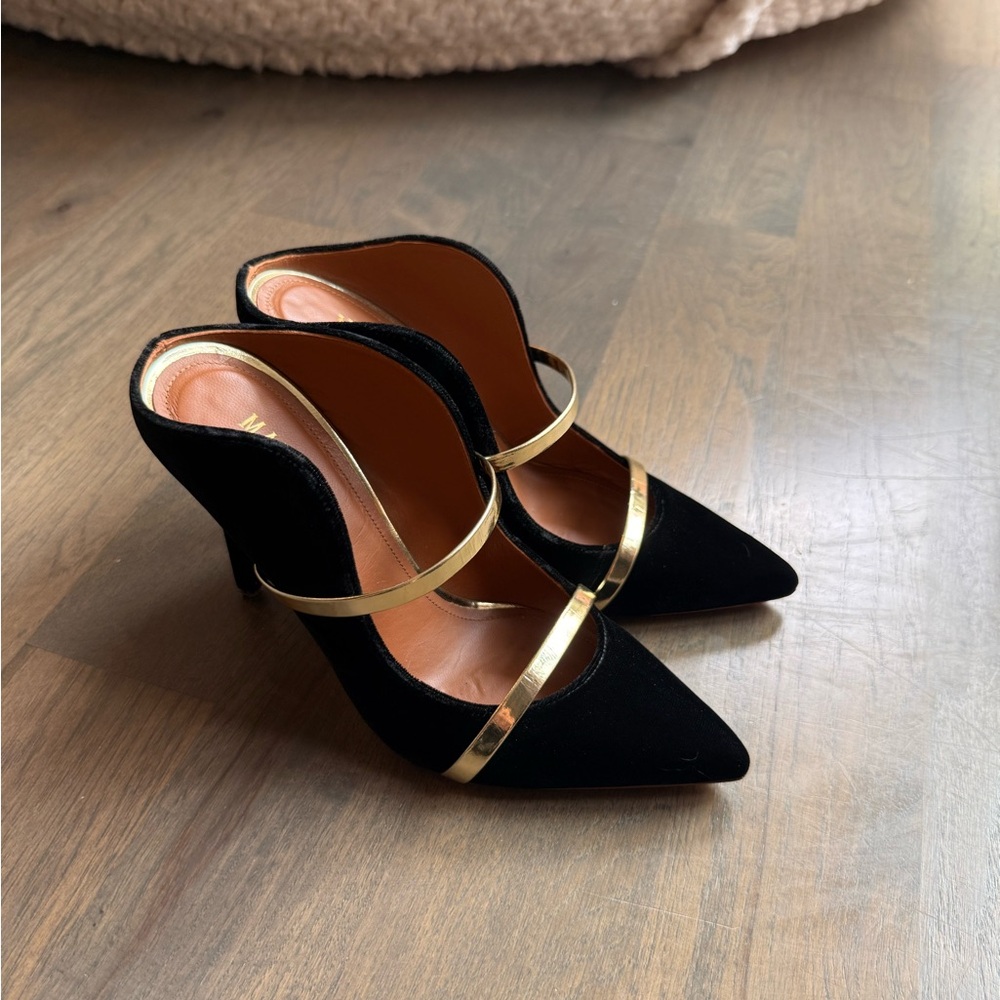 Malone Souliers Maureen Pumps 100mm in black and gold size 37